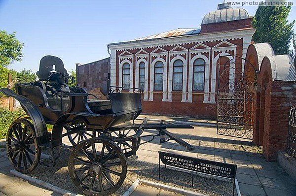 Guliaypole. Tachanka  symbol of Makhno order Zaporizhzhia Region Ukraine photos