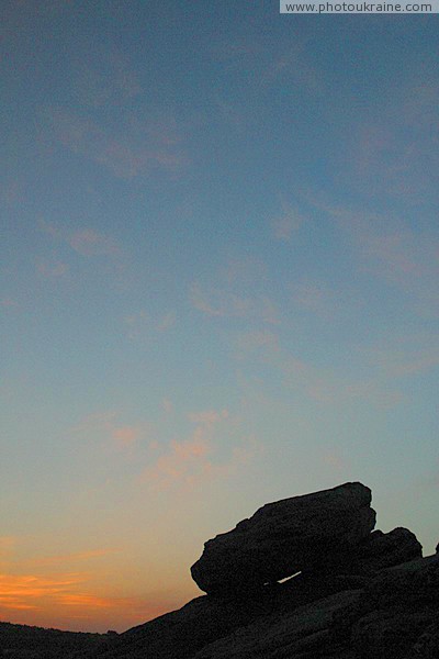 Terpinnia. Silhouette of breakaway sandstone blocks Zaporizhzhia Region Ukraine photos