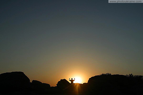 Terpinnia. Farewell to departing afternoon and sun Zaporizhzhia Region Ukraine photos