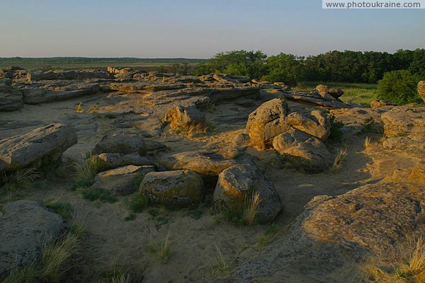 Terpinnia. Cracked shell of Stone Grave Zaporizhzhia Region Ukraine photos