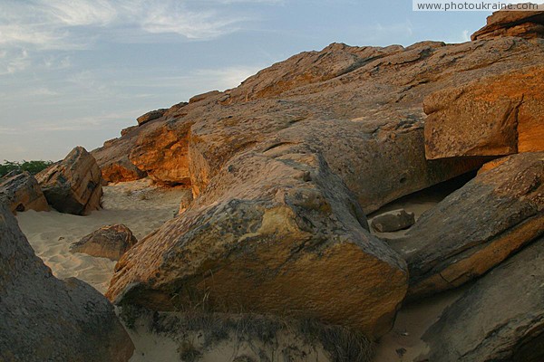 Terpinnia. Largest block of Stone Grave Zaporizhzhia Region Ukraine photos