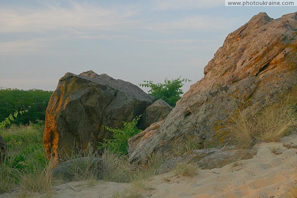 Terpinnia. Northern shards Stone Grave Zaporizhzhia Region Ukraine photos