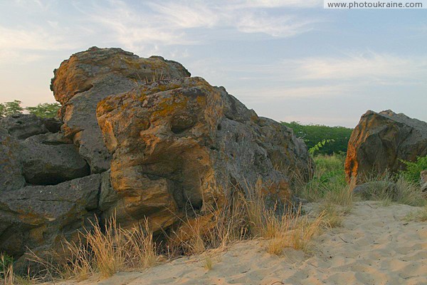 Terpinnia. On eastern outskirts of Stone Grave Zaporizhzhia Region Ukraine photos