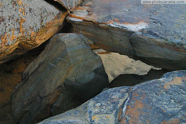 Terpinnia. Stone-layered conglomeration Zaporizhzhia Region Ukraine photos