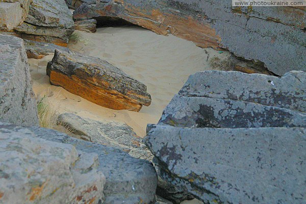 Terpinnia. Piece of sandstone on sea sand Zaporizhzhia Region Ukraine photos