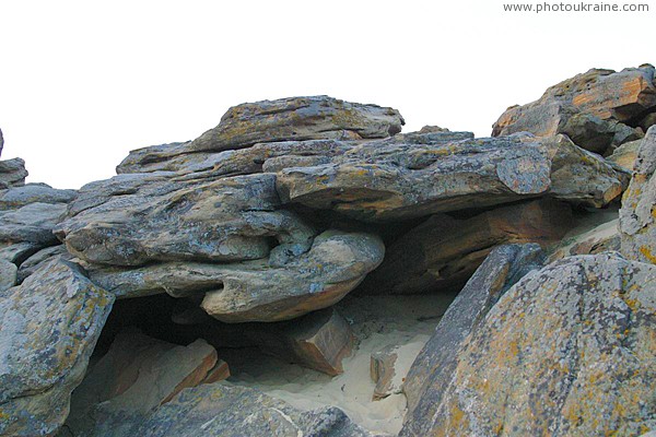 Terpinnia. Unsafe grotto Zaporizhzhia Region Ukraine photos