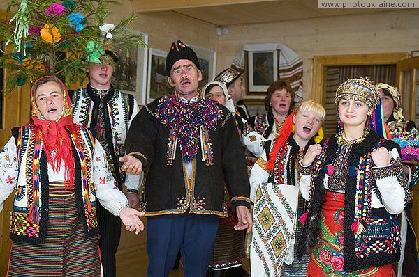 Верховина. Гуцульская поющая свадьба Ивано-Франковская область Фото Украины