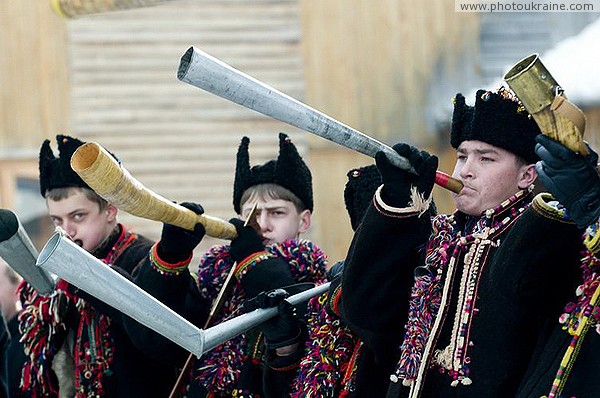 Верховина. Гуцульские трубадуры Ивано-Франковская область Фото Украины