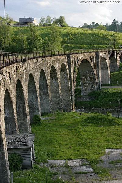 Vorokhta. Bridge fatigue Ivano-Frankivsk Region Ukraine photos