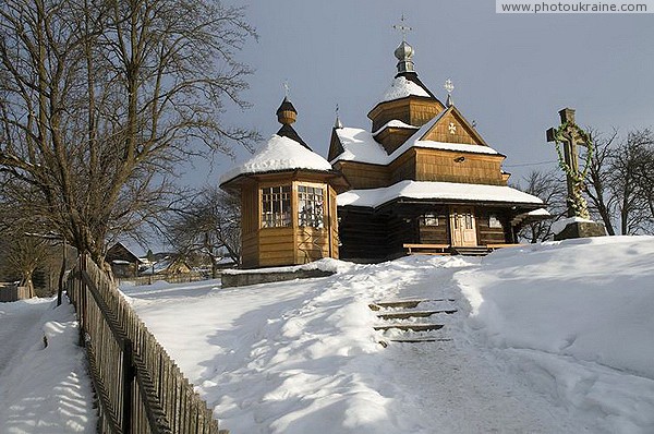 Vorokhta. Winter Church of Peter and Paul Ivano-Frankivsk Region Ukraine photos