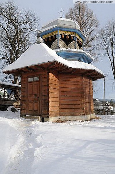 Ворохта. Рождественская церковь - колокольня Ивано-Франковская область Фото Украины