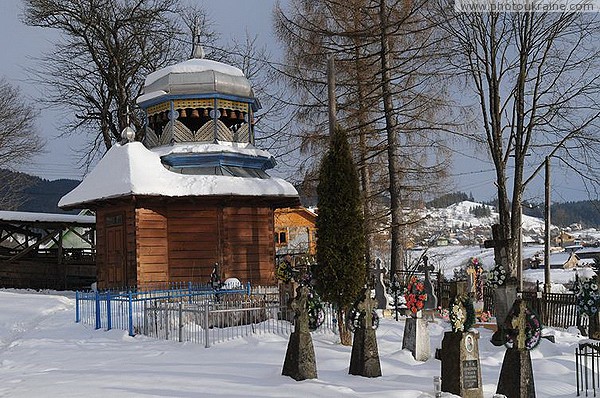 Ворохта. Колокольня Рождественской церкви Ивано-Франковская область Фото Украины