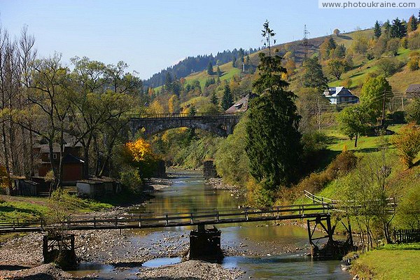 Vorokhta. Pedestrian and railway bridges across Prut Ivano-Frankivsk Region Ukraine photos