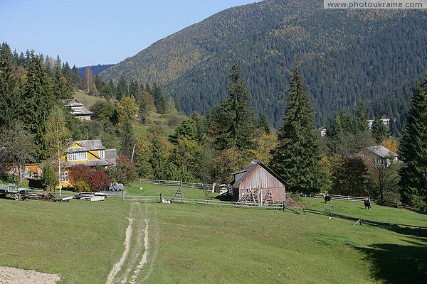 Vorokhta. Peasant Compound Ivano-Frankivsk Region Ukraine photos