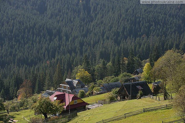 Vorokhta. Cross-shaped wooden villa Ivano-Frankivsk Region Ukraine photos