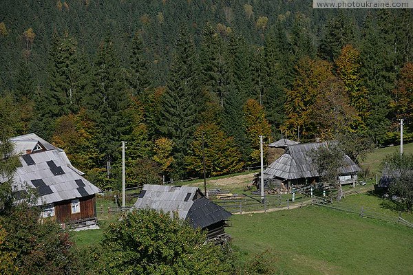 Vorokhta. Residential house and outbuildings Ivano-Frankivsk Region Ukraine photos