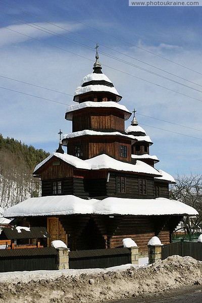 Дора. Михайловская церковь зимой Ивано-Франковская область Фото Украины
