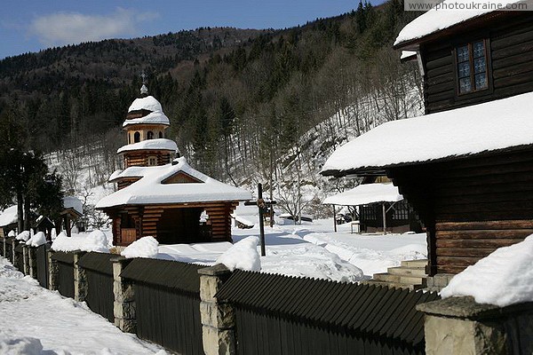 Dora. Wooden chapel Ivano-Frankivsk Region Ukraine photos