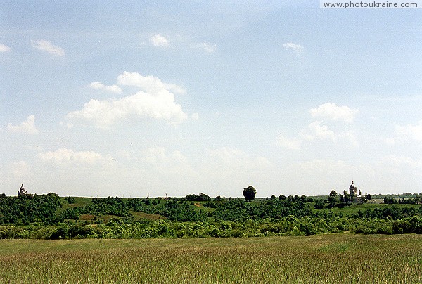 Komariv. Two temples - competitors? Ivano-Frankivsk Region Ukraine photos