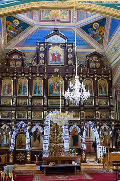 Косов. Иконостас церкви Святого Василия Великого Ивано-Франковская область Фото Украины