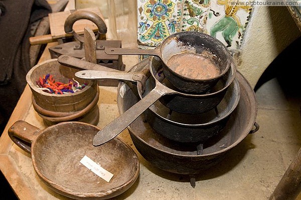 Krivorivnia. Museum I. Franko - a set of household containers Ivano-Frankivsk Region Ukraine photos