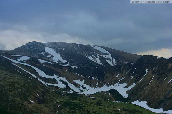 Chornohora. Ice circus on the eastern slope of the ridge Ivano-Frankivsk Region Ukraine photos