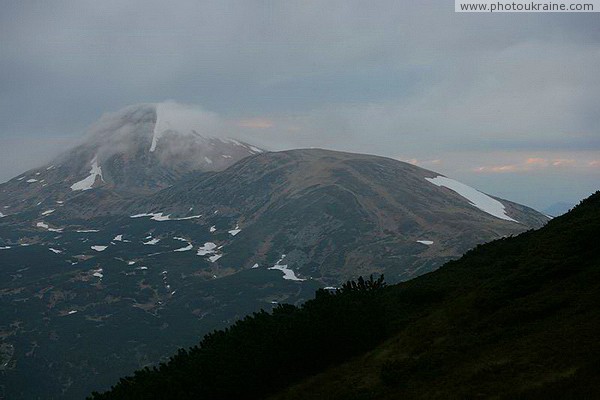 Chornohora. Measuring the height of the lower edge of the clouds Ivano-Frankivsk Region Ukraine photos