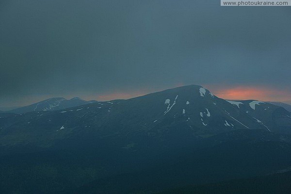 Chornohora. Dying day Ivano-Frankivsk Region Ukraine photos
