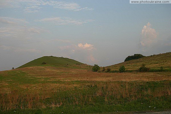 Chortova Hora. 350-meter mountain Rohatyn Opolja Ivano-Frankivsk Region Ukraine photos