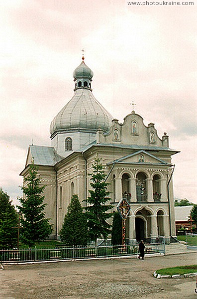 Тысменица. Церковь Святого Николая на площади Рынок Ивано-Франковская область Фото Украины