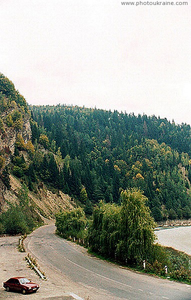 Tyudiv. Highway Putyla - Vizhnitsa on the bank of Cheremosh Ivano-Frankivsk Region Ukraine photos