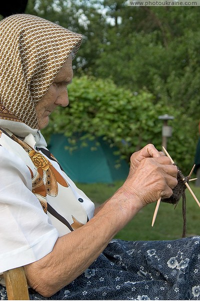 Шешоры. Рождается еще один бабушкин носок Ивано-Франковская область Фото Украины