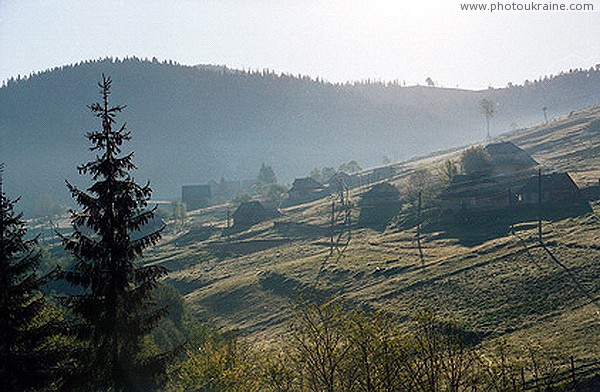 Yablunytsia. Village on the Carpathian slopes Ivano-Frankivsk Region Ukraine photos
