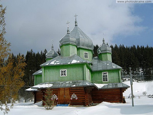 Yablunytsia. Wooden Church of St. Basil Ivano-Frankivsk Region Ukraine photos