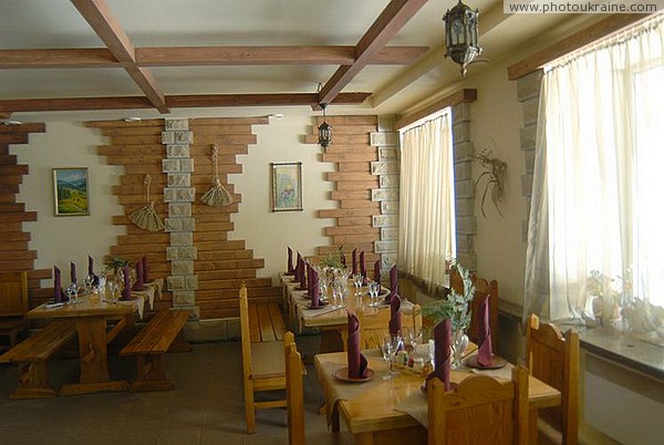Yablunytsia. Hall of the restaurant 