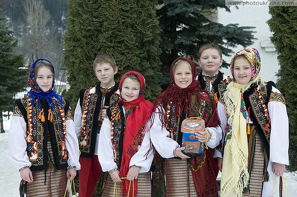 Yaremche. Urban carollers Ivano-Frankivsk Region Ukraine photos