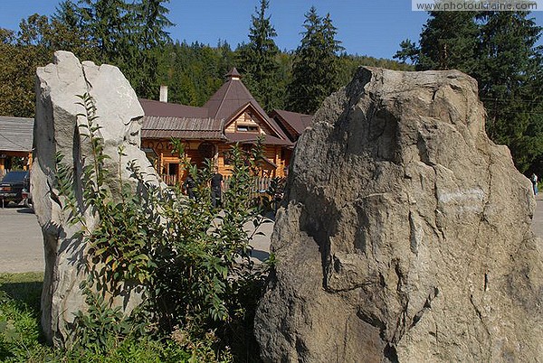 Yaremche. Symbol of the beginning of the route 