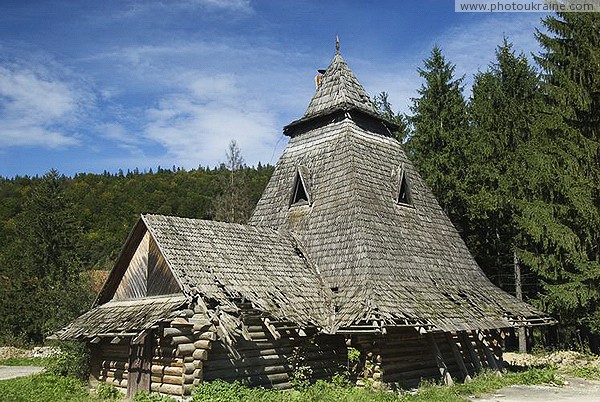Yaremche. Old dilapidated hut Ivano-Frankivsk Region Ukraine photos