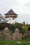 Буша. Ворота заповедника и башня замка, Винницкая область, Крепости и замки 