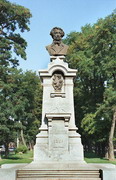 Дніпропетровськ. Старіший міський монумент, Дніпропетровська область, Пам’ятники 