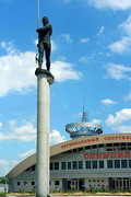Donetsk. Intravital monument to Sergey Bubka, Donetsk Region, Monuments 