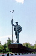 Mariupol. Metallurgist at entrance to city, Donetsk Region, Monuments 