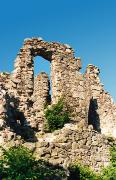 Nevytske. Ruins of castle walls Nevytske, Zakarpattia Region, Fortesses & Castles 