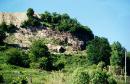 Новоселиця. Кам’яний кар’єр височіє над селом, Закарпатська область, Геологічні пам’ятки 