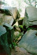 Синяк. Голубовато-серые андезиты горы Бус, Закарпатская область, Геологические достопримечательности 