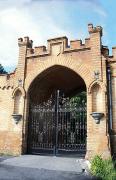 Vasylivka. Wrought-iron gates of North wing of estate, Zaporizhzhia Region, Country Estates 