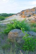 Терпенье. Отвалившийся песчаниковый блок останца, Запорожская область, Геологические достопримечательности 