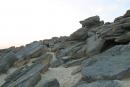 Терпенье. Глыбы песчаника будто бы ползут по склону, Запорожская область, Геологические достопримечательности 