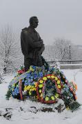 Staryi Ugryniv. Monument of S. Bandera at the museum, Ivano-Frankivsk Region, Museums 