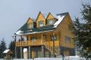 Yablunytsia. Log cabin on a stone basement, Ivano-Frankivsk Region, Civic Architecture 